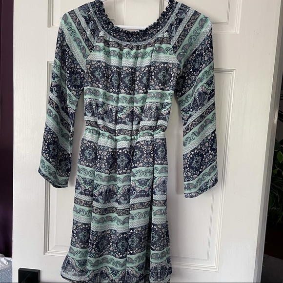 Francesca’s Off the Shoulder Dress - Picture 1 of 1